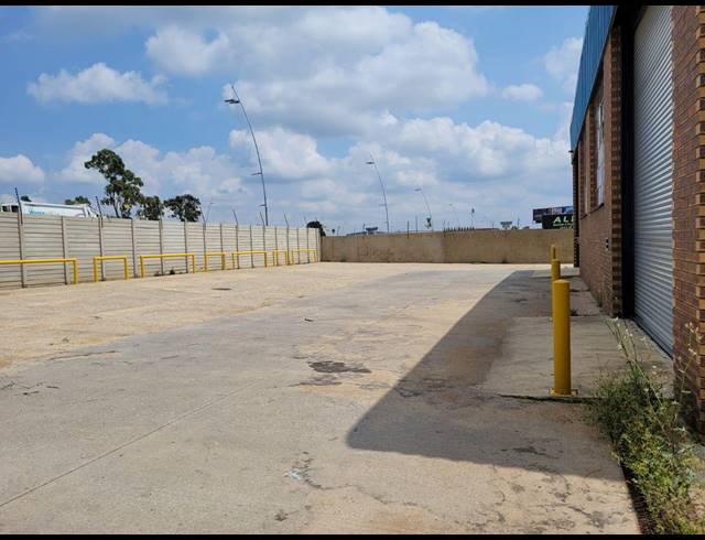 1,250M² WAREHOUSE TO LET IN CHLOORKOP